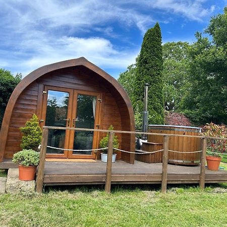 Secluded Cosy Luxury Pod With Wood Fired Hot Tub 호텔 슈루즈버리 외부 사진
