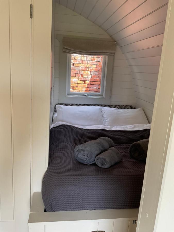 Secluded Cosy Luxury Pod With Wood Fired Hot Tub 호텔 슈루즈버리 외부 사진