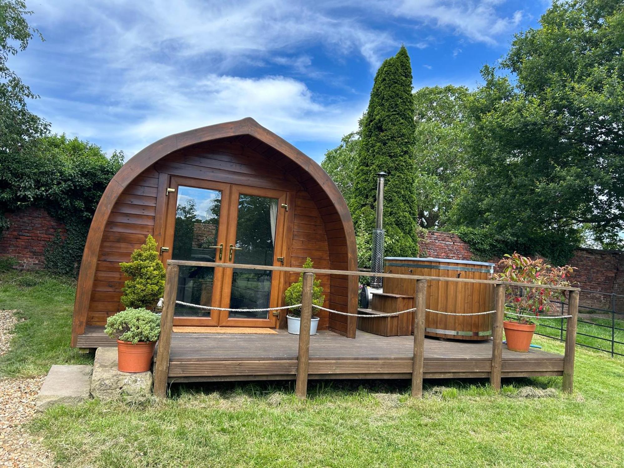 Secluded Cosy Luxury Pod With Wood Fired Hot Tub 호텔 슈루즈버리 외부 사진